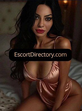 Viktoria Mature escort in Vienna offers Girlfriend Experience (GFE) services