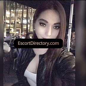 Olivia-Suarez escort in Makati offers Kissing services