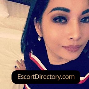 Olivia-Suarez escort in Makati offers Kissing services