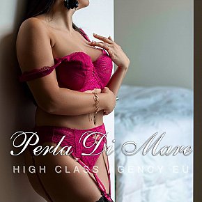 Louise Naturală escort in Antwerpen offers Girlfriend Experience(GFE) services