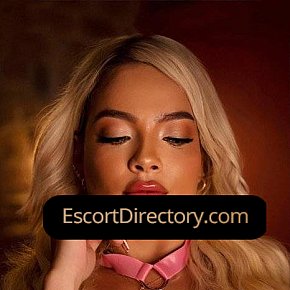 Luna Vip Escort escort in London offers Erotic massage services