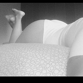 LIbby Completamente Naturale escort in London offers DUO services