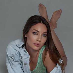 Avril escort in Moscow offers Handjob services