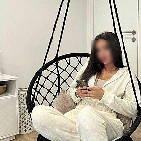 Luna petite escort in Gran Canaria offers erotic massage services