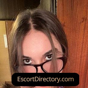 Sarah Vip Escort escort in Prague offers Erotic massage services