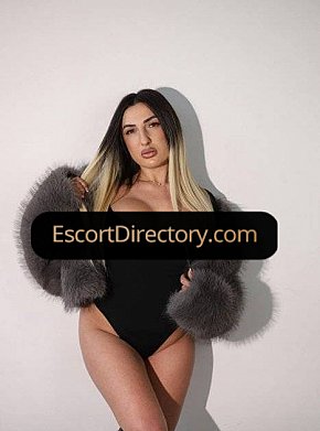 Anet escort in London offers Handjob services