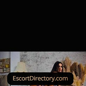 Azra escort in Budapest