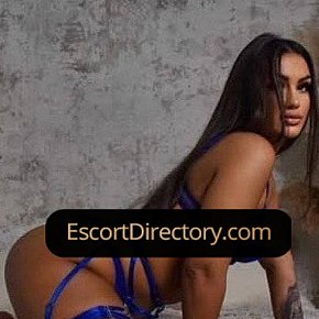 Azra escort in Budapest