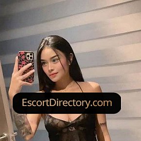 Chloe escort in Manila offers Girlfriend Experience (GFE) services