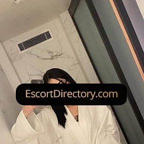 Chloe escort in Manila offers Girlfriend Experience (GFE) services