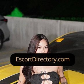 Chloe escort in Manila offers Girlfriend Experience (GFE) services