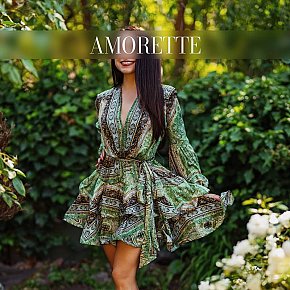 Jaqueline All Natural
 escort in Vienna offers Handjob services