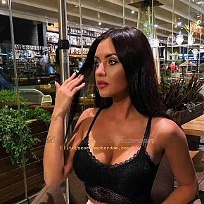 Hot girl in Amsterdam offers Embrasser avec la langue