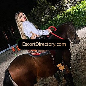 Karlita Garota Fitness escort in  offers Massagem erótica services