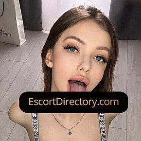 Zlata escort in Hong Kong offers Squirting services