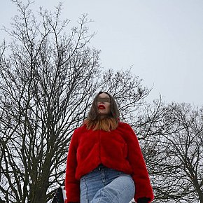 Mistress-O escort in Berlin offers Juego de Roles y Fantasía
 services