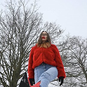 Mistress-O escort in Berlin offers Fetish services