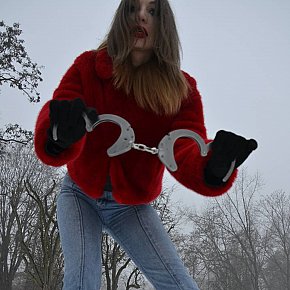 Mistress-O escort in Berlin offers Juego de Roles y Fantasía
 services