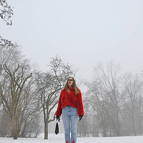 Mistress-O escort in Berlin offers Fetish services