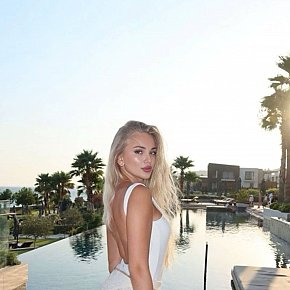 Alissa Completamente Naturale escort in Sofia offers Pompino con preservativo services