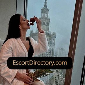 Nika escort in London offers Paroles cochonnes services