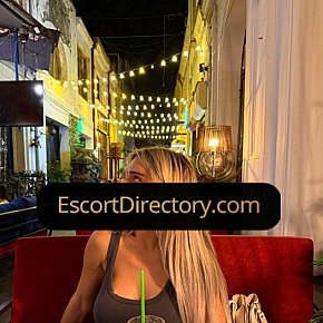 Melis escort in Istanbul offers Deep Throat services