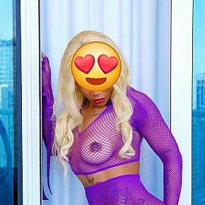 Avril Modella/Ex-modella escort in Dubai offers BDSM services