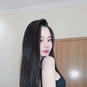 Hot girl in Dubai offers 69