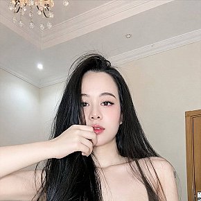 Selena performs Oral fără Prezervativ, escort in Dubai