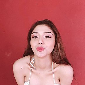 Mixi escort in Doha offers Bacio alla francese services