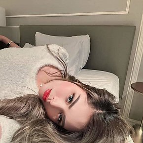 Micro escort in  offers Beijo francês services