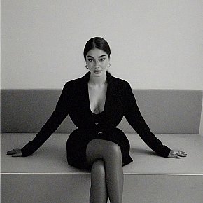 Mira escort in Dubai offers Fetish services