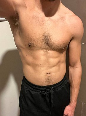 Mike escort in Arnhem offers Mamada sin condón tragando
 services