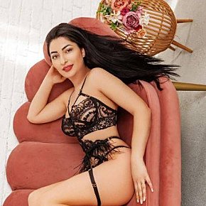 Caroline escort in Vienna offers Swingersclub services