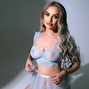 Sasha-Kiwi escort in Dubai offers Striptease/Lapdance services