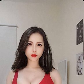 Elisa Super Gros Cul escort in Abu Dhabi offers Maîtresse (soft) services