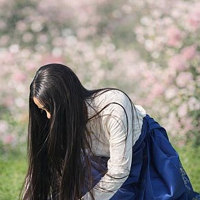 Jasmine escort in Abu Dhabi offers Cum in Mouth services