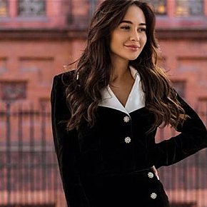 Cassandra Mûre escort in London offers Pipe sans capote services