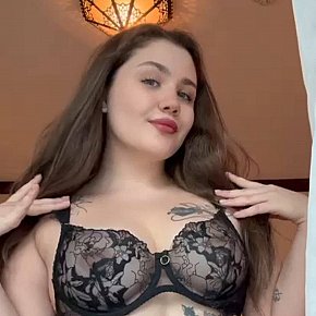 Klar escort in Dubai offers Girlfriend Experience (GFE) services