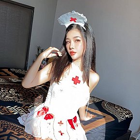 Eva escort in Dubai offers Pipe sans capote services