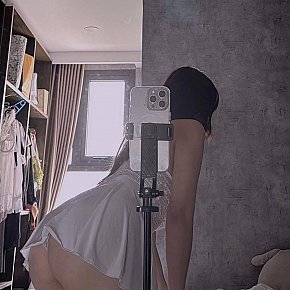 Sherly escort in Doha offers Bacio alla francese services