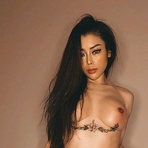 Kat Menue escort in Dubai offers Massage sensuel intégral services