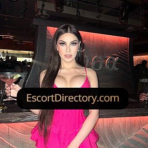 Val Vip Escort escort in London offers Handjob services