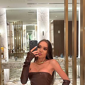 Hope Tetas Enormes escort in Dubai offers Juegos sexuales lésbicos
 services