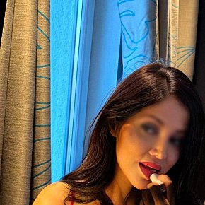 Lyla Entièrement Naturelle escort in Dubai offers Jeux avec gode/sextoys services
