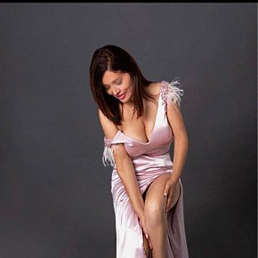 Lyla Entièrement Naturelle escort in Dubai offers Jeux avec gode/sextoys services