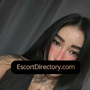 Polly Pequeña Y Delgada escort in  offers Venida en el cuerpo (COB)
 services