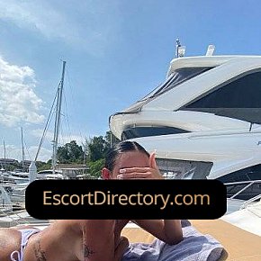 Polly Pequeña Y Delgada escort in  offers Venida en el cuerpo (COB)
 services