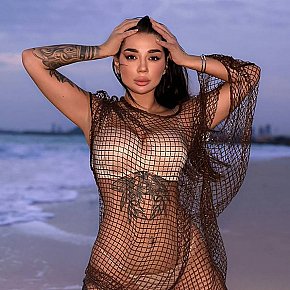 Eveline Garota Fitness escort in Dubai offers Cinta services