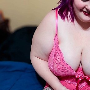 Mysha-Desirable escort in Calgary offers Blowjob mit Kondom services